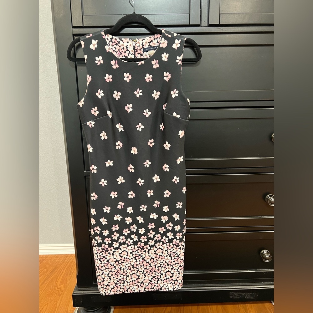 Tommy Hilfiger Size 4 Black and Pink Floral Bodycon Sheath Womens Dress Stretchy